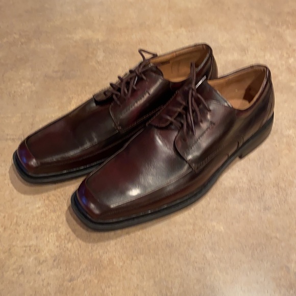 Florsheim Other - Men’s Florsheim shoes size 12EEE